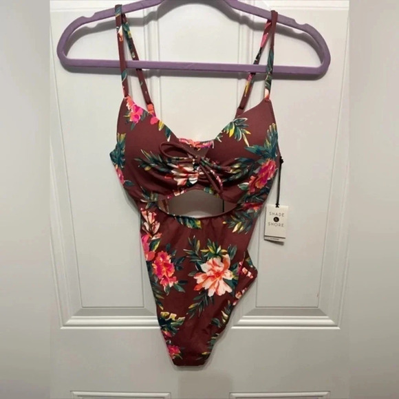 Shade & Shore Key hole one piece NWT 32C - Picture 1 of 11